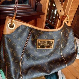 AUTHENTIC LV Bag